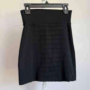 Guess sz XS Black Textured Bodycon‎ Mini Skirt